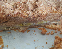 Cuca de banana com farofa