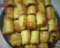 Enroladinho de salsicha assado fácil