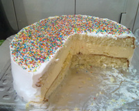 Bolo mousse de maracujá para aniversários