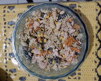 Salada fácil de macarrão e atum