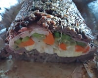 Rocambole de carne moída recheado