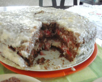 Bolo de chocolate com morango e coco - da Bia