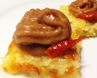 Canapé de arroz e feijão