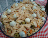 Salada de feijão-fradinho com bacalhau