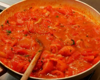 Nuska, uma agricultora: "Para que os tomates fritos cozinhem mais rápido e fiquem mais saborosos, não use óleo, apenas esprema-os bem antes.