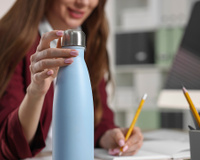 Garrafas reutilizáveis de água são um terreno fértil para bactérias fecais e estreptococos, alerta estudo