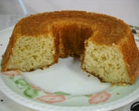 Bolo de abacaxi com caldo da casca