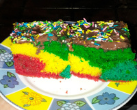 Bolo arco-íris