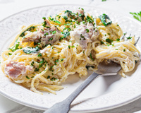 Macarrão com atum e creme de leite
