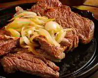 Carne de sol com cebolas