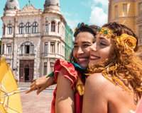 Vai curtir o Carnaval na rua? Confira 3 dicas para se alimentar bem nos dias de folia!