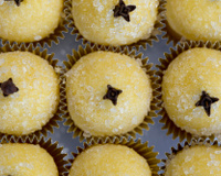 Beijinho de milho com coco é o doce que não pode faltar na sua Festa Junina! Vem aprender a receita!