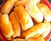 Enroladinho de salsicha assado fácil