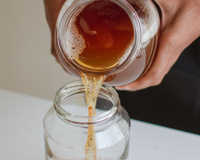 O ouro líquido que equilibra a microbiota e melhora a saúde digestiva (não é o azeite)