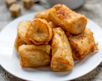 Esse é o segredo da banana frita dos restaurantes: faça desse jeito para que ela fique sequinha e crocante, serve até de sobremesa