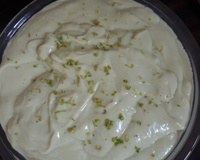Mousse de abacate com limão