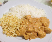 Strogonoff de frango fácil