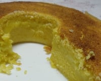 Bolo de fubá cremoso com queijo
