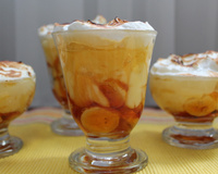 Chico balanceado com banana