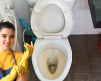 Aqui está o truque que os agentes imobiliários usam para remover manchas marrons do vaso sanitário