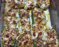 Abobrinha recheada com frango (Zapalito)