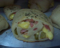 Pãezinhos de presunto e queijo