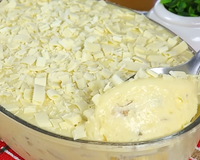 Sobremesa gelada de abacaxi para o Natal ou Ano-Novo: siga esse passo da receita para o doce ficar muito cremoso