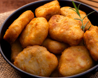 Essa receita de nugget caseiro e saudável é ideal para evitar ultraprocessados com as crianças: crocante e fica pronto em 20 minutos na air fryer