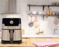 Airfryer Oster 4,5L com mais de 60% OFF é um dos maiores achados da Black Friday