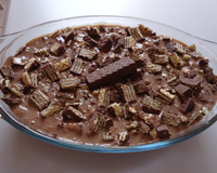 Sorvete de chocolate com ameixa preta