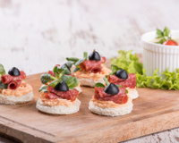 Canapé de pão de forma