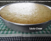 Bolo de fubá com coco,queijo parmesão e castanhas-do-pará