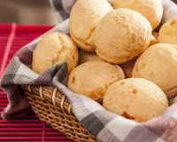 Pão de queijo com bacon: aprenda a fazer