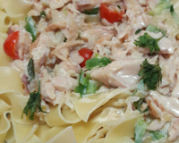 Talharim com truta defumada