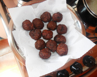 Bolinho de carne moída com hortelã