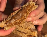 "Rabanada mais recheada e mais fácil que tem na airfryer": receita com pão de forma velho é um sucesso aqui em casa