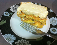 Torta de pão de forma cremosa com atum