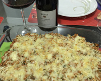 Batatas bolinha gratinadas com cebola na manteiga e atum