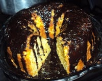 Bolo de laranja com cobertura de chocolate