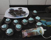 Cupcake de chocolate com recheio de beijinho