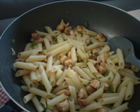 Macarrão alho e óleo com frango