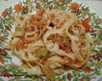 Macarrão de tomate e azeitona