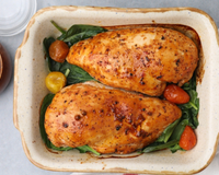 Adeus peito de frango seco e sem graça: esta é minha receita infalível para deixar a proteína mais gostosa, macia e bastante suculenta