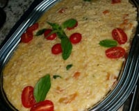 Risoto de tomate cereja, alho e manjericão