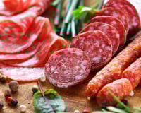 Não existe uma quantidade segura de carne processada para comer, de acordo com uma nova pesquisa