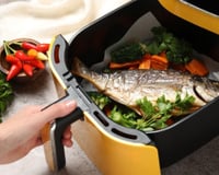 A cozinha agradece: Airfryer Oster cai de preço e esta com 60% de desconto no Mercado Livre
