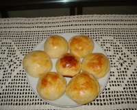 Pãozinho de batata recheado com frango e catupiry