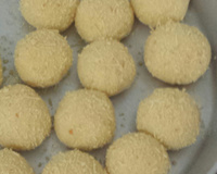 Pão de queijo empanado