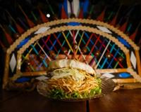 Nem X-burguer, nem X-tudo: saiba por que X-Pio é o lanche mais amado de Parintins