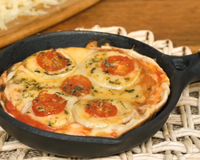 Essa pizza de frigideira virou a minha queridinha depois que eu vi a receita no TudoGostoso e testei em casa